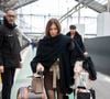 Même les plus grands people ne peuvent se passer de Vinted.

Iris Mittenaere - Le cast de la série "Emily in Paris" arrive à la gare d'Austerlitz à Paris
© Yehiel Chekroune / Bestimage