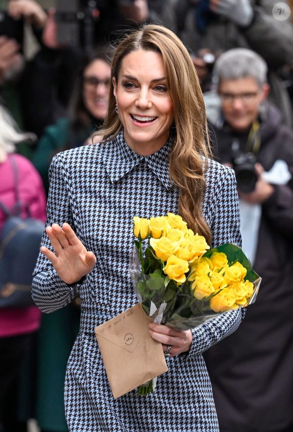 Londres, ROYAUME-UNI Catherine, princesse de Galles, part en visite à Anna Freud, une organisation caritative pour la santé mentale des enfants dont elle est la marraine.

Sur la photo : Catherine, princesse de Galles, Kate Middleton

 Zak Hussein / BACKGRID
