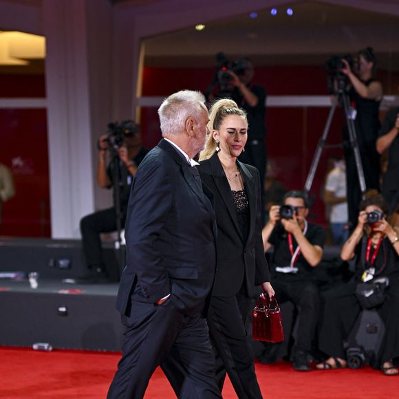 Luc Besson et Sarah Saldmann à la première de 'Father Joe' lors du 83ème Festival International du Film de Venise (Mostra), à Venise, Italie, le 6 septembre 2026. © Pierre Perusseau/Bestimage
