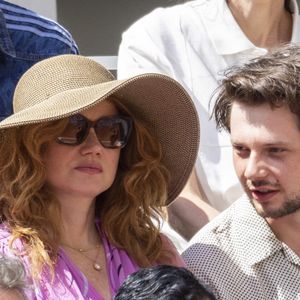 Marine Delterme et son fils Gabriel Ecoffey - Célébrités dans les tribunes des internationaux de France de Roland Garros à Paris le 30 mai 2022. © Cyril Moreau - Dominique Jacovides/Bestimage