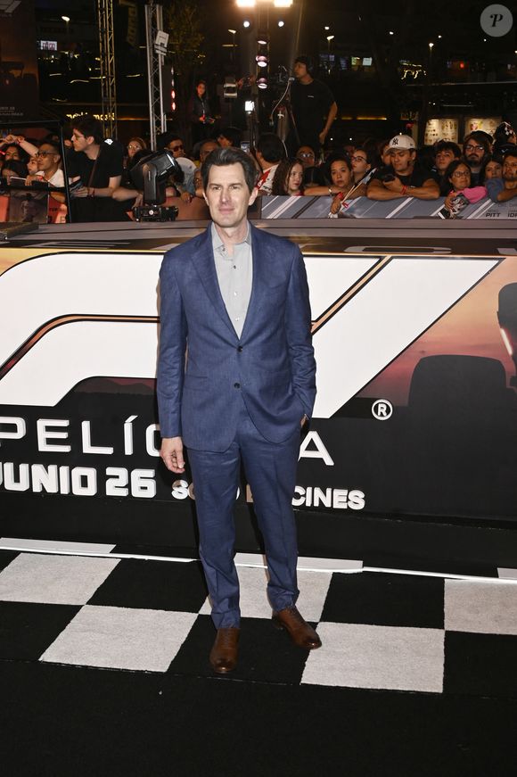 “Brad Pitt avait à cœur de repousser ses limites et d’aller toujours plus vite avec sa F2 déguisée en F1”, explique le réalisateur au "JDD"

Le réalisateur Joseph Kosinski - Première du film "F1:The Movie" à Mexico, le 9 juin 2025. © Carlos Tischler/eyepix via ZUMA Press Wire / Bestimage