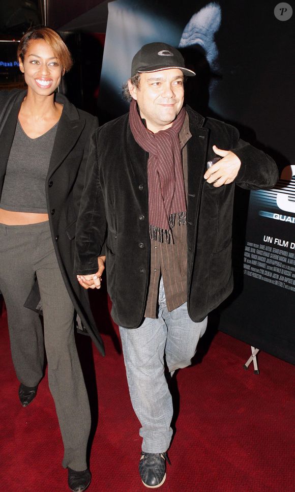L'acteur français Didier Bourdon et sa compagne assistent à la première du dernier film d'Olivier Marchal, '36, Quai des Orfèvres', au Pathe Wepler à Paris, France, le 15 novembre 2004. Photo par Laurent Zabulon/ABACA.
