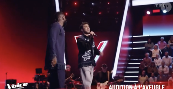 Séduit par sa prestation, Tayc était même monté sur scène pour interpréter quelques notes du morceau avec lui. 

"The Voice" 9 mai 2026 TF1