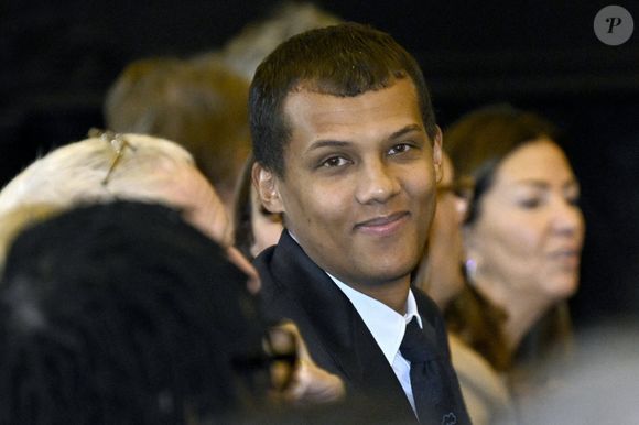 Stromae a été décoré par le roi Philippe de Belgique en tant que Commandeur de l'Ordre de la Couronne à Bruxelles en Belgique le 21 novembre 2024.  Photonews / Bestimage