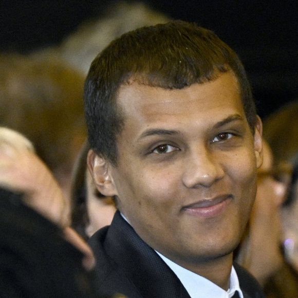 Stromae a été décoré par le roi Philippe de Belgique en tant que Commandeur de l'Ordre de la Couronne à Bruxelles en Belgique le 21 novembre 2024.  Photonews / Bestimage