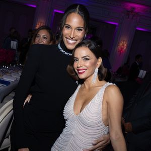 Exclusif - Cindy Bruna et Eva Longoria - Global Gift Gala Paris à l'hôtel Four Seasons George V à Paris le 8 novembre 2025. © Cyril Moreau/Bestimage
