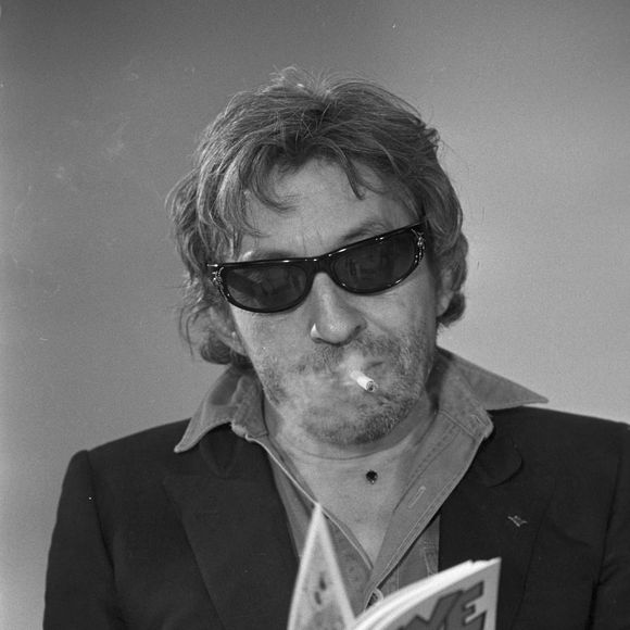 Archives - En France, à Paris, Serge Gainsbourg sur le plateau de l'émission Les enfants du rock le 21 décembre 1981. © Michel Croizard via Bestimage
