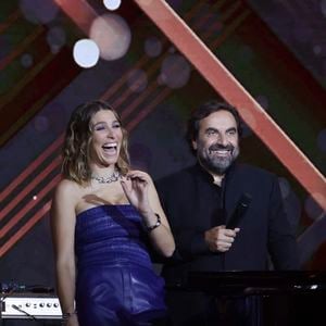 Des duos inédits et reprises de grands classiques sont au programme.

Laury Thilleman, André Manoukian, lors de l'enregistrement de l'émission "La fête de la chanson française - 20 ans d'émotions" présentée par L.Thilleman et A.Manoukian, et diffusée le 17 avril sur France 3 à Paris, France, le 9 décembre 2025. © Jack Tribeca/Bestimage