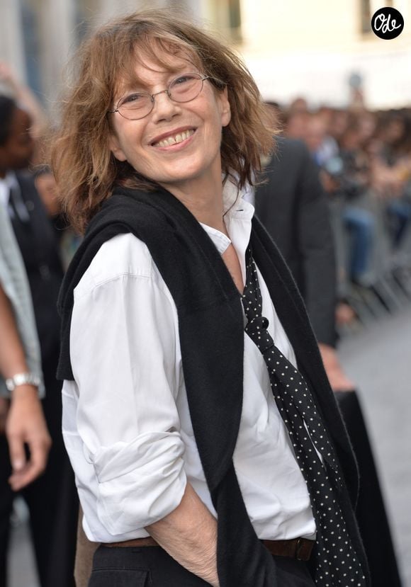Son nom étant bien entendu une référence directe à la célèbre actrice et chanteuse

Jane Birkin - Arrivée des people au défilé Saint Laurent Homme collection Printemps-Eté 2016 au Carreau du Temple lors de la Fashion Week à Paris, le 28 juin 2015. Bestimage