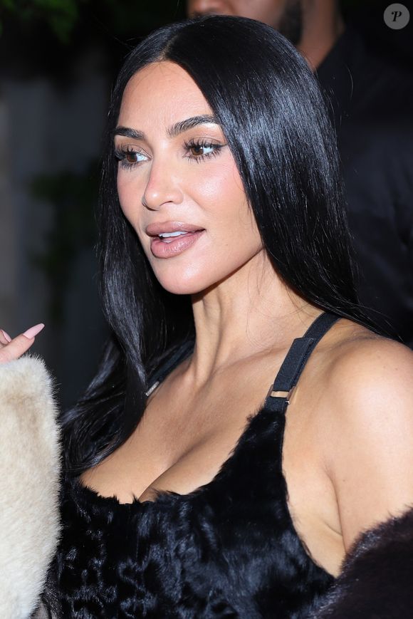 Kim Kardashian et sa mère Kris Jenner sortent du restaurant Ferdi et retournent à l'hôtel Ritz à Paris le 14 mai 2025. © Yoann Ouahcene / Bestimage