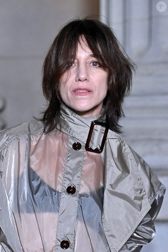 Charlotte Gainsbourg assiste au défilé Saint Laurent Menswear Fall/Winter 2026-2027 dans le cadre de la Fashion Week de Paris le 27 janvier 2026 à Paris, France. Photo par Franck Castel/ABACAPRESS.COM