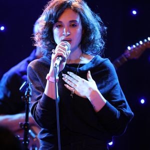 Mais contre toute attente, alors que tout était prêt, l'artiste a tout annulé. 

Exclusif - Camélia Jordana - "Pour l'Iran", Des graines de liberté : un concert de soutien au peuple iranien au New Morning à Paris le 15 mars 2026.

© Julien Sarkissian / Bestimage
