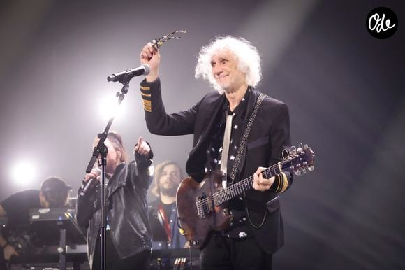 L'artiste revendique une vie simple, loin de l'agitation parisienne.

Exclusif - Louis Bertignac, sur la scène du concert solidaire pour les enfants de la guerre "Ensemble à l'Olympia" à Paris présenté par EliseCare le 10 février 2025.
© Jack Tribeca / Pierre Perusseau / Bestimage