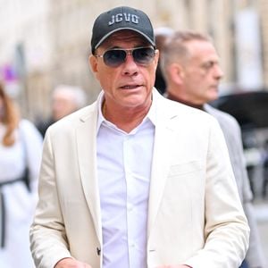 Jean-Claude Van Damme (JCVD) arrive au défilé Thayná Caiçara, Collection Haute Couture Printemps/Eté 2026 lors de la Fashion Week de Paris (PFW), le 29 janvier 2026. © Pierre Perusseau/Bestimage