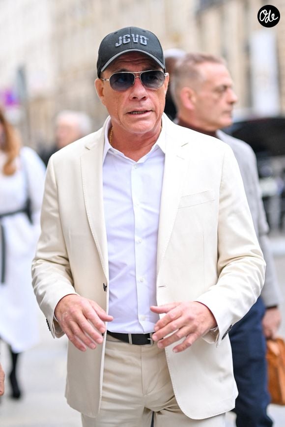 Jean-Claude Van Damme (JCVD) arrive au défilé Thayná Caiçara, Collection Haute Couture Printemps/Eté 2026 lors de la Fashion Week de Paris (PFW), le 29 janvier 2026. © Pierre Perusseau/Bestimage