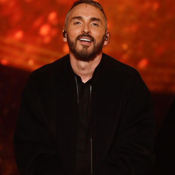 Christophe Willem lors de l'enregistrement de l'émission "Les disques d'or de l'année" au Dôme de Paris, présentée par Elodie Gossuin et diffusée le 24 décembre à 21h10 sur M6.

© Christophe Clovis / Bestimage