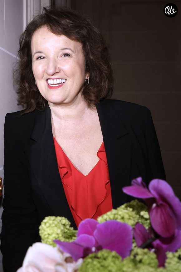 Anne Roumanoff - Soirée de gala pour la Fondation de la Recherche en Physiologie, « Les Stéthos d'Or », au Four Seasons Hôtel George V à Paris, le 16 mars 2026. © Cédric Perrin/Bestimage