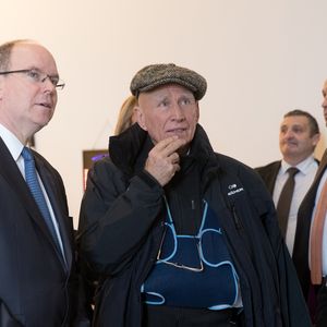 Exclusif - Le prince Albert II de Monaco, Sebastiao Salgado avec sa femme Lélia - Le prince Albert II de Monaco visite l'exposition du photographe Sebastiao Salgado au musée de l'homme à Paris le 21 février 2019. © Cyril Moreau/Bestimage