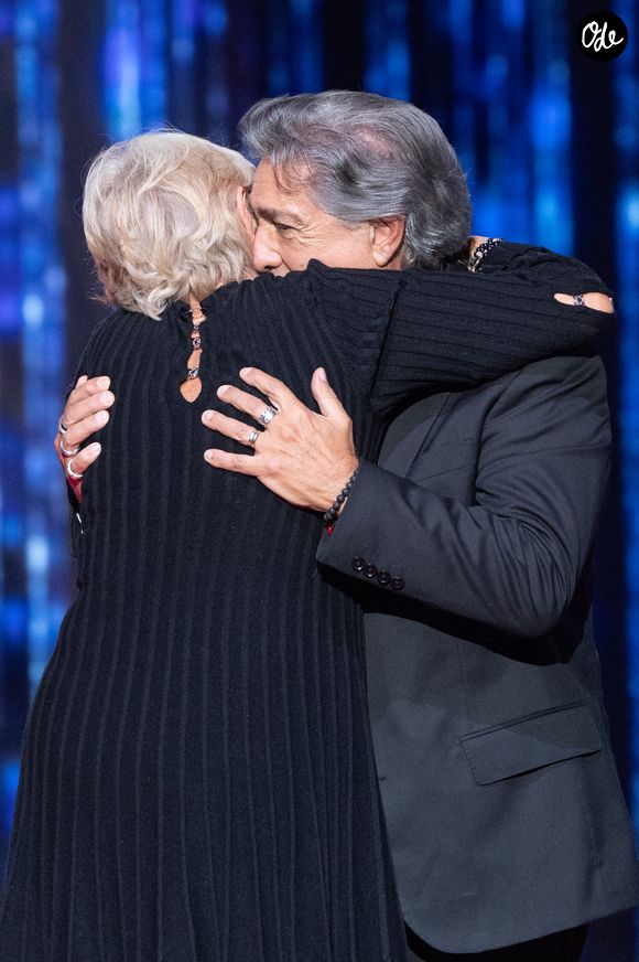 Exclusif - Monique (épouse de Frédéric François), Frédéric François pour les surprises de l'enregistrement de l'émission « La Boîte à secrets », présentée par F. Bollaert et diffusée le 16 janvier 2026 sur France 3, dans les studios du Lendit à Saint-Denis, France, le 16 décembre 2025. © Cyril Moreau/Bestimage