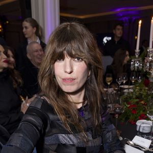 Presque trois ans après la disparition tragique de l'icône Jane Birkin, son souvenir reste plus que jamais vivant. 

Lou Doillon - Personnalités au dîner des enfants du Rwanda de l'association AEM au Pavillon Ledoyen à Paris

© Olivier Borde / Bestimage