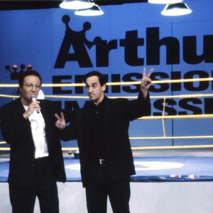 A noter qu'Arthur a également rendu hommage à l'animateur 

 Archives - L'Animateur Arthur ( Jacques Essebag )  et Thierry   Ardisson  lors de  son émission
  " Arthur Emission Impossible "  sur TF1