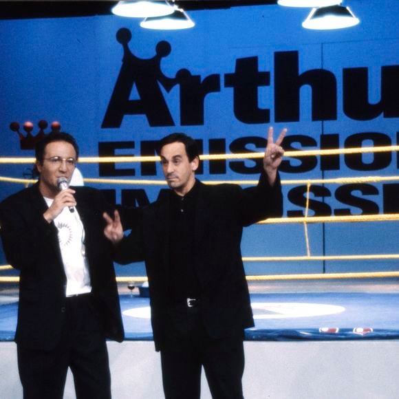 A noter qu'Arthur a également rendu hommage à l'animateur 

 Archives - L'Animateur Arthur ( Jacques Essebag )  et Thierry   Ardisson  lors de  son émission
  " Arthur Emission Impossible "  sur TF1
