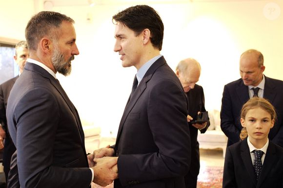 Le Premier ministre canadien Justin Trudeau présente ses condoléances au Prince Rahim Aga Khan V, lors des funérailles de son père, Son Altesse le Prince Karim Aga Khan IV. Photo de Bestimage