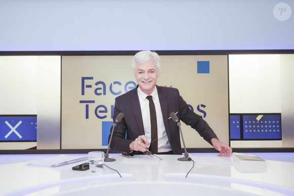 Il a évoqué l'actrice dans un entretien avec Cyril Viguier pour TV5 Monde

Cyril Viguier, sur le plateau de l’émission "Face aux territoires" présentée pa C.Viguier dans les studios de TV5 Monde à Paris, France, le 18 avril 2025. © Jack Tribeca / Bestimage