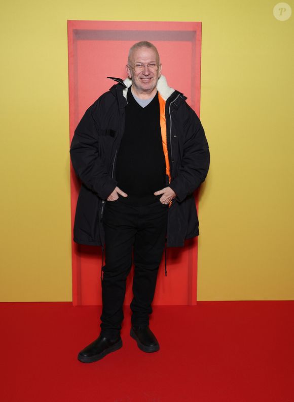 Jean-Paul Gaultier à la première du film "La chambre d'à côté" au cinéma Pathé Palace. Paris, 16 décembre 2024.
© Denis Guignebourg/Bestimage