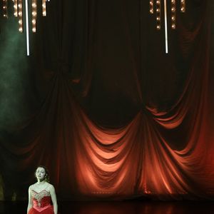 - Exclusif - Guilhem Valayé, Céleste Hauser et Benjamin Siksou - Générale du spectacle musical "Les Souliers Rouges" au Casino de Paris, le 24 janvier 2025.
"Les Souliers Rouges" est un conte musical produit par Marc Lavoine et son compositeur attitré Fabrice Aboulker d'après le conte "Les Chaussons Rouges" de Hans Christian Andersen.
© Guirec Coadic/Bestimage