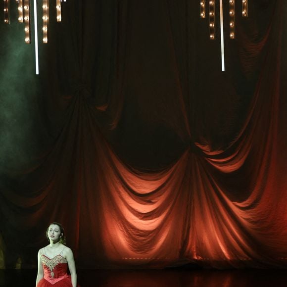 - Exclusif - Guilhem Valayé, Céleste Hauser et Benjamin Siksou - Générale du spectacle musical "Les Souliers Rouges" au Casino de Paris, le 24 janvier 2025.
"Les Souliers Rouges" est un conte musical produit par Marc Lavoine et son compositeur attitré Fabrice Aboulker d'après le conte "Les Chaussons Rouges" de Hans Christian Andersen.
© Guirec Coadic/Bestimage