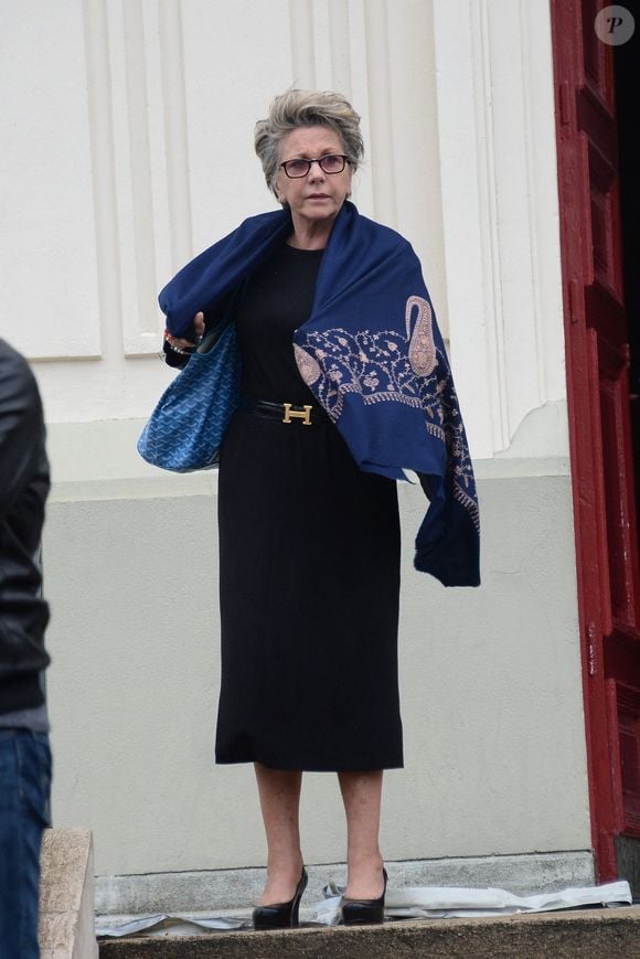 Françoise Laborde quittant l'église Jeanne d'Arc après les funérailles du journaliste Benoit Duquesne, à Versailles, France, le 10 juillet 2014. Photo by ABACAPRESS.COM