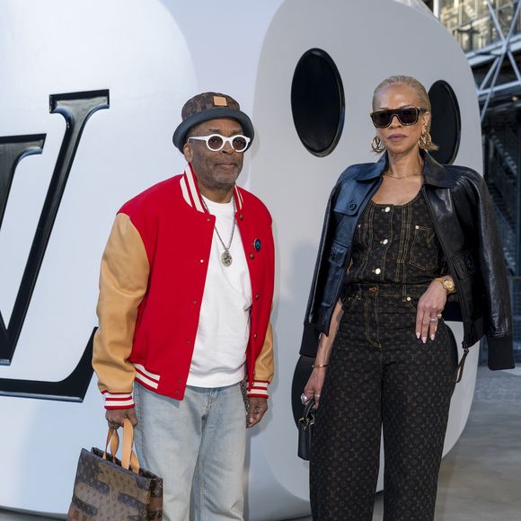 Spike Lee et  Tonya Lewis Lee – Photocall du Défilé de mode Louis Vuitton Homme, Collection Printemps-Été 2026 dans le cadre de la Fashion Week de Paris, France, le 24 juin 2025.
 
© Olivier Borde / Bestimage