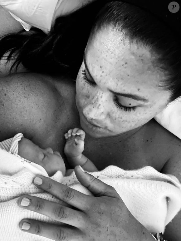 Archie et Lilibet ont fait plusieurs apparitions mais seulement sur les réseaux sociaux de leur maman.

Le prince Harry et Meghan Markle protègent leurs enfants, Lilibet et Archie, de la médiatisation.