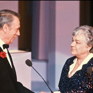 Yves Montand et Simone Signoret, lors de la cérémonie des César en 1985. RINDOFF-PATERSON / BESTIMAGE