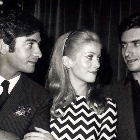 Le 19 septembre 1967, lors d'un cocktail à Paris, Jean-Claude Brialy, Catherine Deneuve et Sami Frey.  Photo par © Keystone Press Agency/ZUMA Press Wire/ABACAPRESS.COM