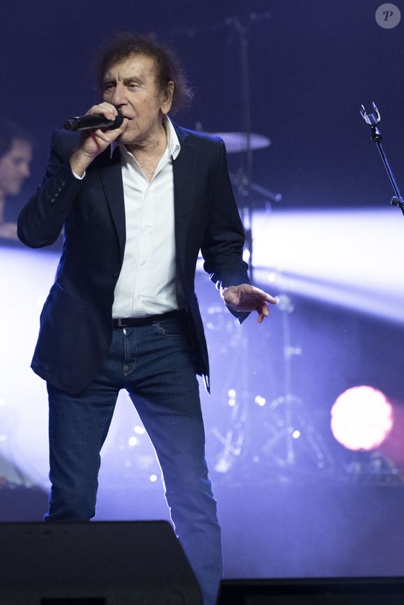 C'est dans ce cadre inspirant que l'artiste a composé l'intégralité de son tout premier album studio à succès, le célèbre J'ai dix ans.

Alain Souchon sur scène lors de la soirée de gala de la Fondation Recherche Alzheimer- Paris 2026 à l'Olympia le 30 mars 2026.

© Borde / Rindoff / Bestimage