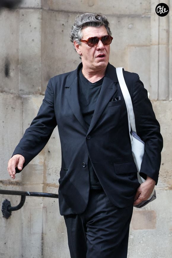 Marc Lavoine - Sorties des obsèques de Thierry Ardisson en l’église Saint-Roch de Paris, France, le 17 juillet 2025. © Clovis-Jacovides/Bestimage