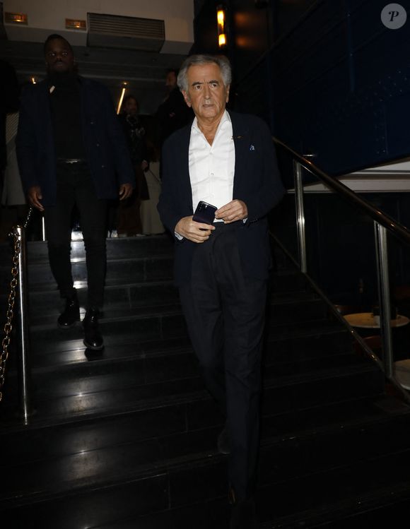 Bernard-Henri Lévy (BHL) - Avant-première du documentaire "L'Ukraine au Coeur" au cinéma le Balzac à Paris le 8 novembre 2023. De retour de la ligne de front, Bernard-Henri Lévy rapporte un documentaire intense sur le courage d’un peuple ukrainien marqué par les souffrances après presque deux années de conflit. © Marc Ausset-Lacroix/Bestimage