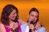 Lucie Bernardoni partage un moment sur scène avec sa fille Lily Angelina dans la "Star Academy". TF1