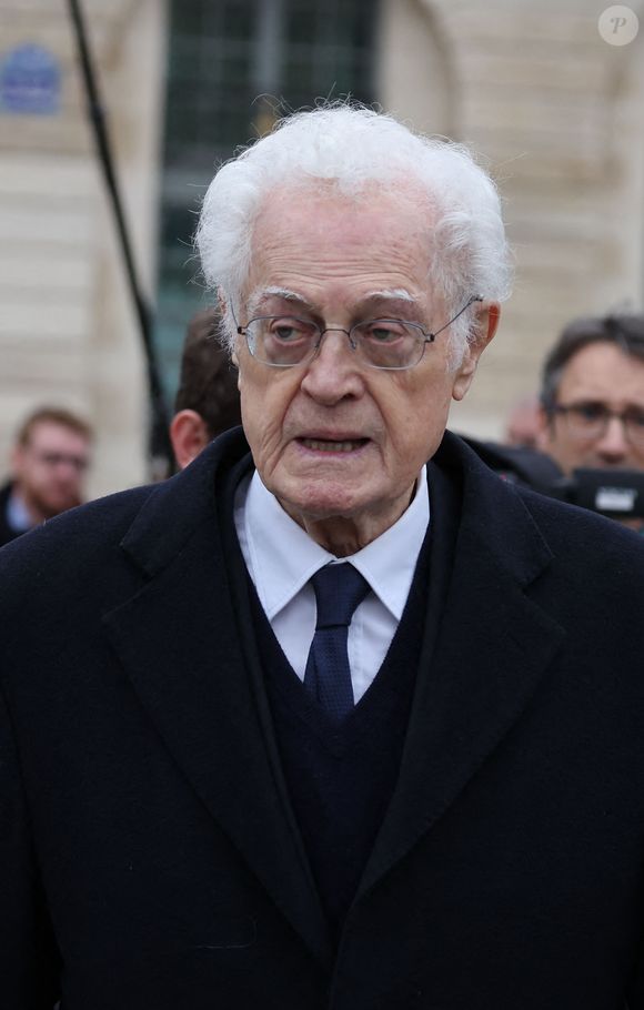 Lionel Jospin - Hommage national à Robert Badinter devant le ministère de la Justice sur la place Vendôme à Paris le 14 février 2024. © Dominique Jacovides/Bestimage