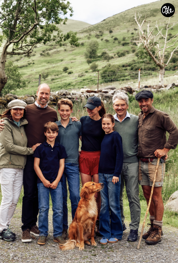 Le dimanche 5 juillet, la princesse de Galles a partagé des photos de son époux, le prince William, et de leurs trois enfants, le prince George, 12 ans, la princesse Charlotte, 11 ans, et le prince Louis, 8 ans, venus la soutenir, ainsi que de ses parents, Carole et Michael Middleton, et de son frère, James Middleton. - Instagram