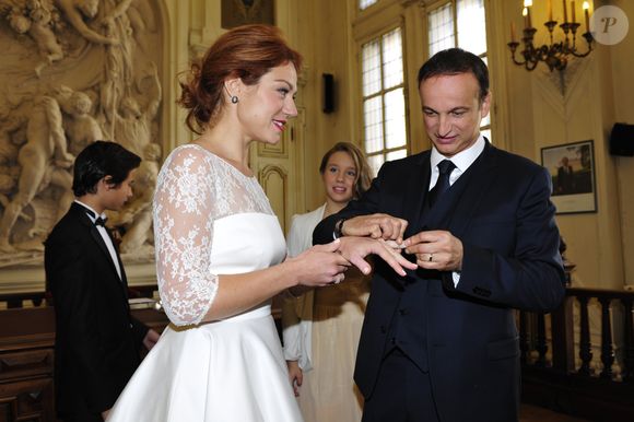 Rétro - Décès de l'actrice Emilie Dequenne à l'âge de 43 ans - Exclusif - Prix Spécial - No web - No blog - Emilie Dequenne et son époux Michel Ferracci - Mariage de Michel Ferracci et Emilie Dequenne à la mairie du 10ème arrondissement, le samedi 11 octobre 2014 à Paris.
