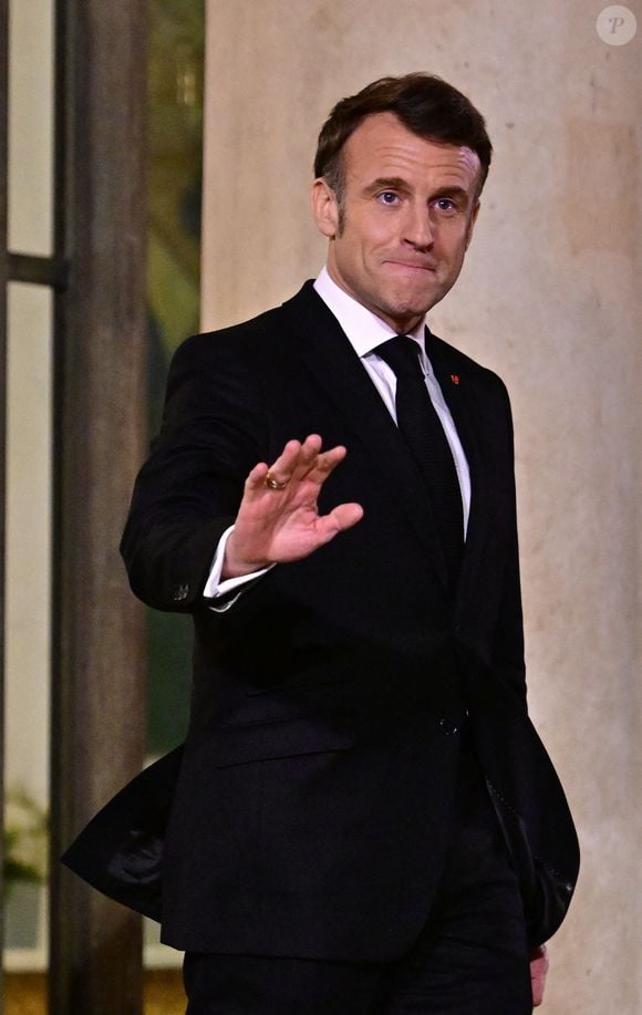 Le président Emmanuel Macron accueille Mohamed Bin Zayed Al-Nahyan, Président des Émirats Arabes Unis, au palais de l'Elysée pour une signature d’accord et un dîner de travail le 6 février 2025.

© Christian Liewig / Bestimage
