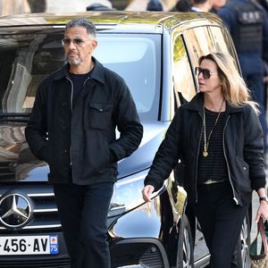 Nathalie Baye est décédée le 17 avril à 77 ans des suites de la maladie à corps de Lewy.

Roschdy Zem et sa compagne Sarah Poniatowski - Obsèques de Nathalie Baye en l'église Saint-Sulpice à Paris le 23 avril 2026. Clement Prioli / Bestimage