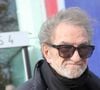Interviewé par le "Journal du Dimanche", le chanteur s'est confié avec humour, mais aussi une certaine lassitude : "Mon problème aujourd’hui, ce sont les sangliers. Ils m’ont retourné le terrain"

Exclusif - Eddy Mitchell quitte les studios de Radio France à Paris le 7 novembre 2022
© Jonathan Rebboah / Panoramic / Bestimage