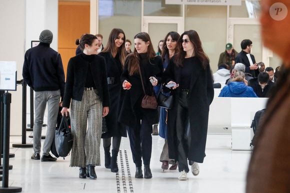 Magda Vavrusova au procès de Gérard Depardieu pour agressions sexuelles sur deux femmes lors d'un tournage de film en 2021, au tribunal correctionnel de Paris, France, le 26 mars 2025. Depardieu, 76 ans, qui a réalisé plus de 200 films et séries télévisées, a été accusé de comportement inapproprié par une vingtaine de femmes, mais c'est la première affaire à être jugée. Les deux plaignantes - Amélie, 54 ans, décoratrice, et Sarah (nom modifié), 34 ans, assistante réalisatrice - allèguent une agression sexuelle lors du tournage en 2021 de « Les Volets Verts » du réalisateur Jean Becker. © Christophe Clovis/Bestimage