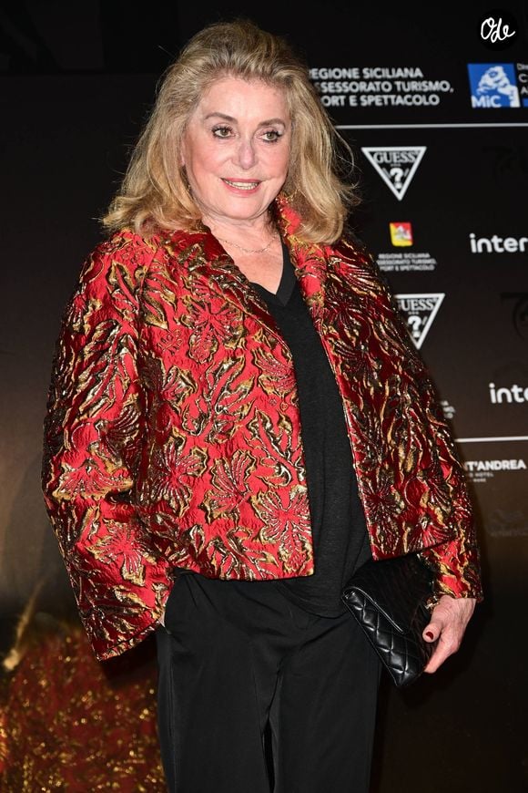 Catherine Deneuve - Arrivées (Red carpet) lors du 71ème Taormina Film Festival à Taormine (Italie) le 11 juin 2025.