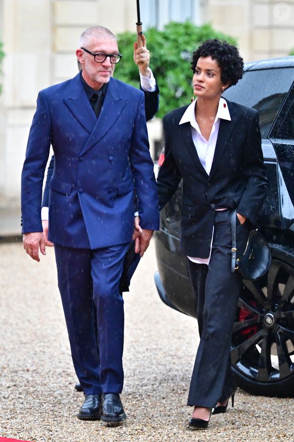Vincent Cassel et sa compagne Narah Baptista - Arrivées des personnalités au dîner d’État en l’honneur du président brésilien et de sa femme au palais présidentiel de l’Élysée à Paris le 5 juin 2025.

© Christian Liewig / Bestimage