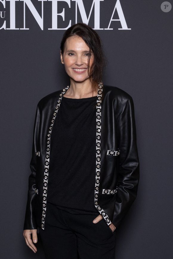 Virginie Ledoyen assiste au Prix 'Andre Bazin - Cahiers Du Cinema - Chanel' à La Coupole le 11 décembre 2025 à Paris, France. Photo Nasser Berzane/Abaca